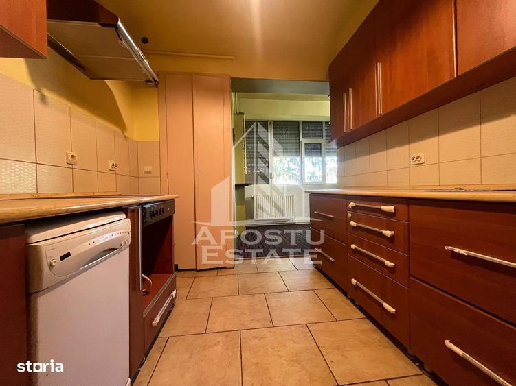 Apartament cu 4 camere în Malul Mureșului