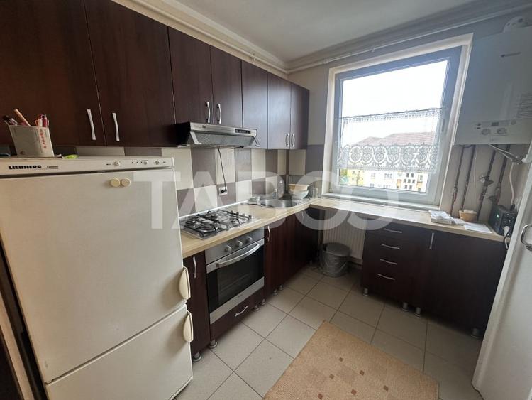 Apartament cu 3 camere decomandat, mobilat în Mihai Viteazul