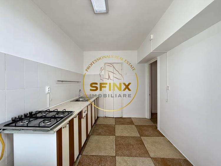 Apartament cu 4 camere decomandat în Iancului