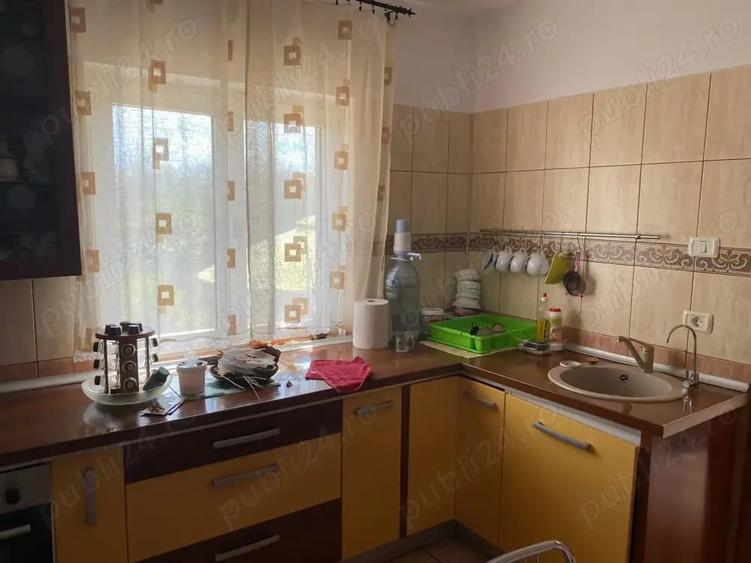 Casă cu 9 camere cu Teren 1500 Mp în Ceacu