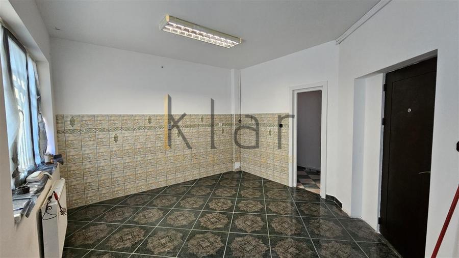 Casă individuală cu 10 camere cu Canalizare în Zorilor