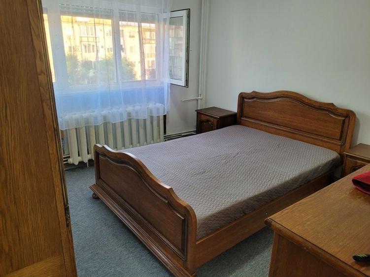 Apartament cu 2 camere decomandat în Bârzești