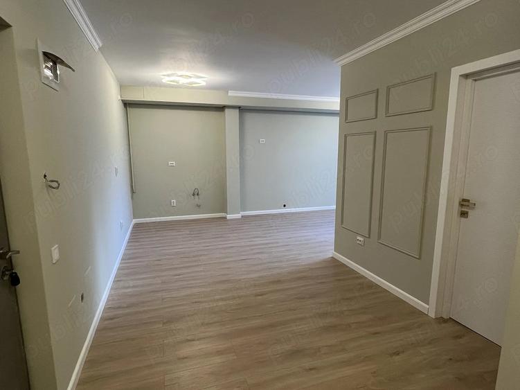 Apartament cu 3 camere decomandat în Florești