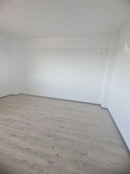 Apartament cu 2 camere decomandat în Haliu
