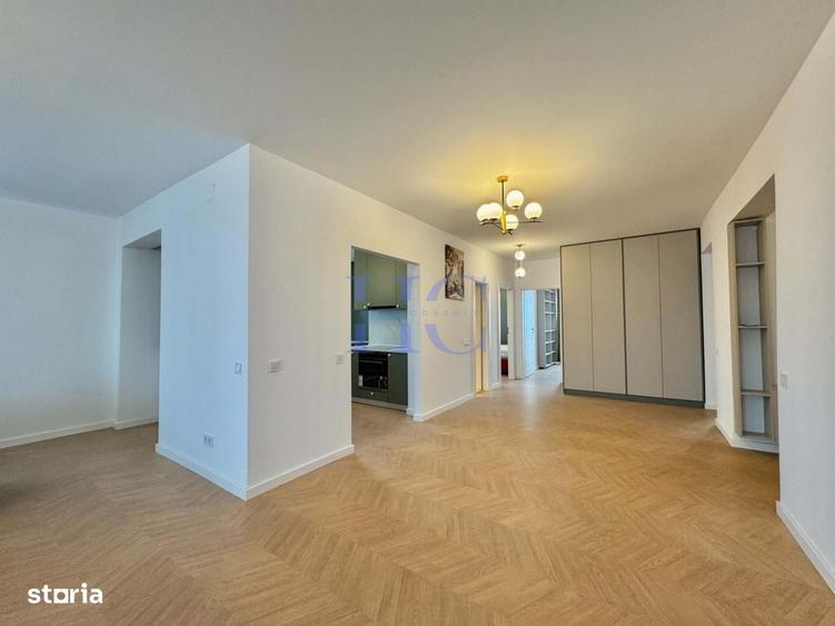 Apartament cu 4 camere decomandat în Central