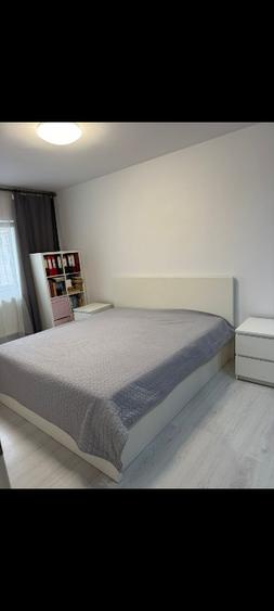 Apartament cu 4 camere decomandat în Lipovei