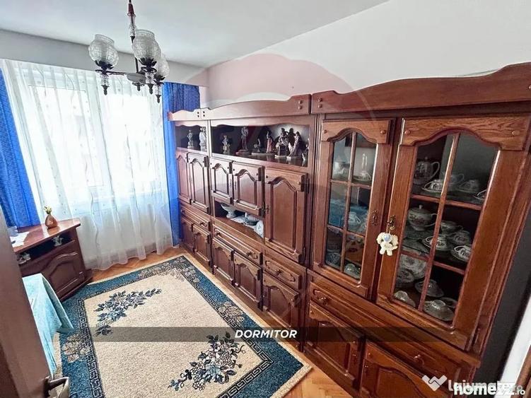 Apartament cu 4 camere decomandat în Traian