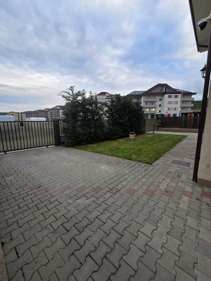 Casă cu 3 camere în Florești