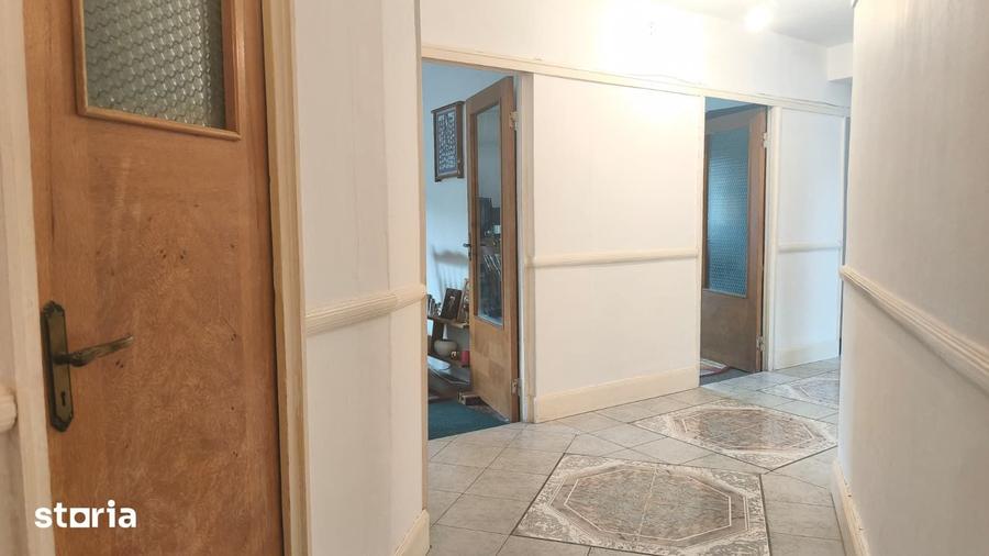 Apartament cu 2 camere decomandat în Piața Centrală