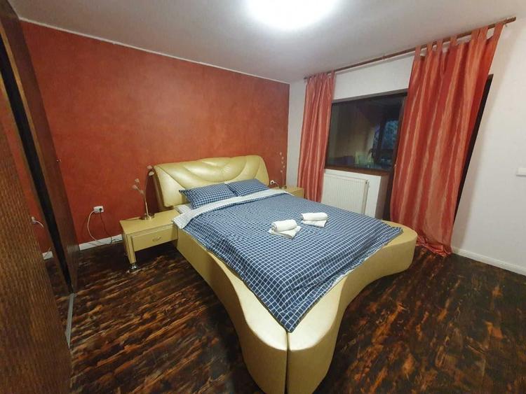 Casă cu 4 camere cu Teren 300 Mp în Tătărași