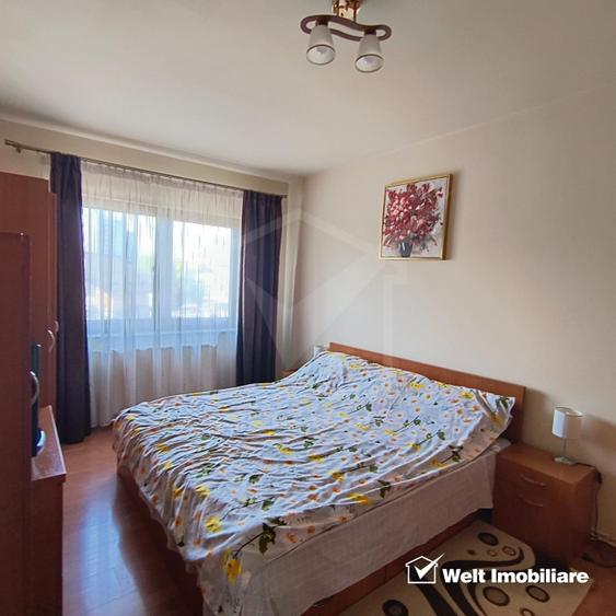 Casă individuală cu 6 camere cu Canalizare în Între Lacuri