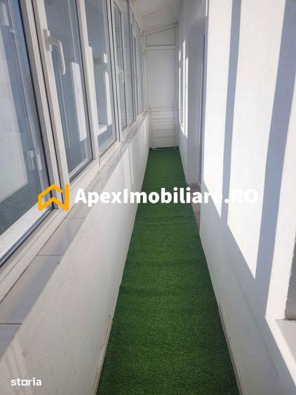 Apartament cu 3 camere semidecomandat în Romană — fotografia 1