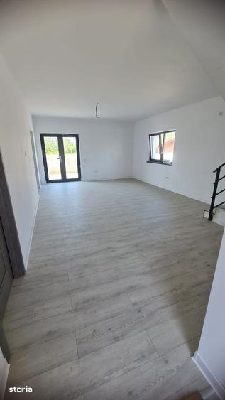 Casă cu 4 camere cu Teren 110 Mp în Berceni