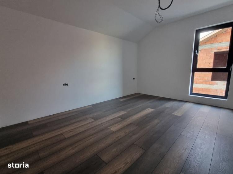 Casă cu 3 camere cu Teren 260 Mp în Sânandrei