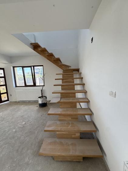 Casă cu 4 camere în Dumbrăveni