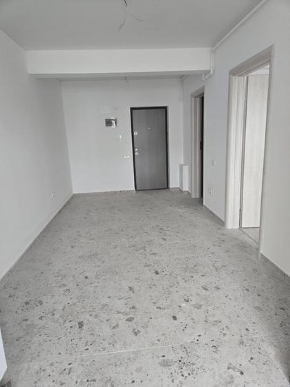Apartament cu 2 camere semidecomandat în Berceni