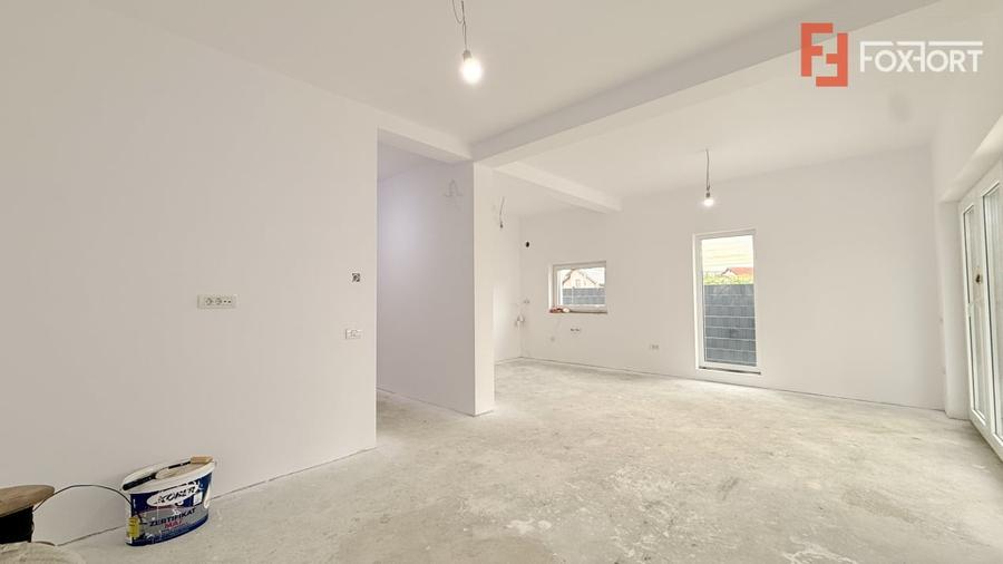 Duplex cu 4 camere cu Canalizare în Moșnița Veche