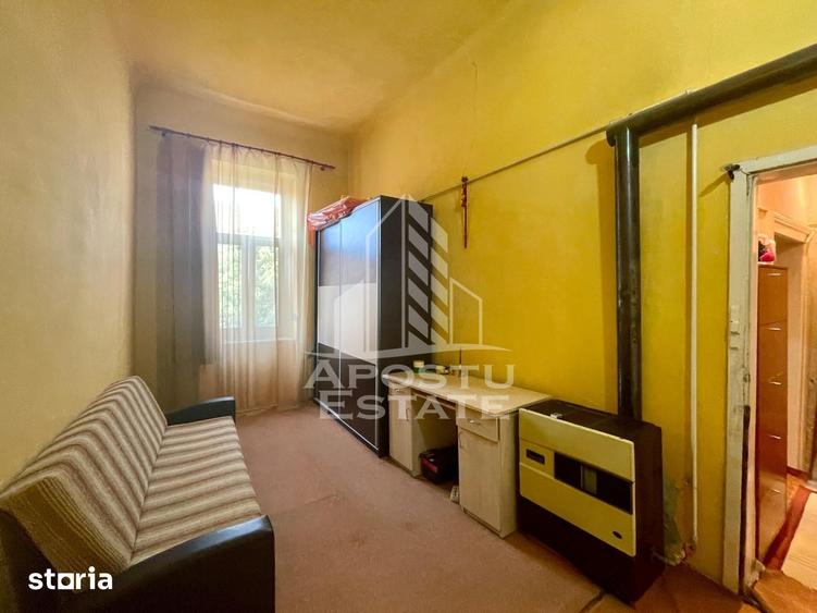 Apartament cu 2 camere decomandat în Drăgășani