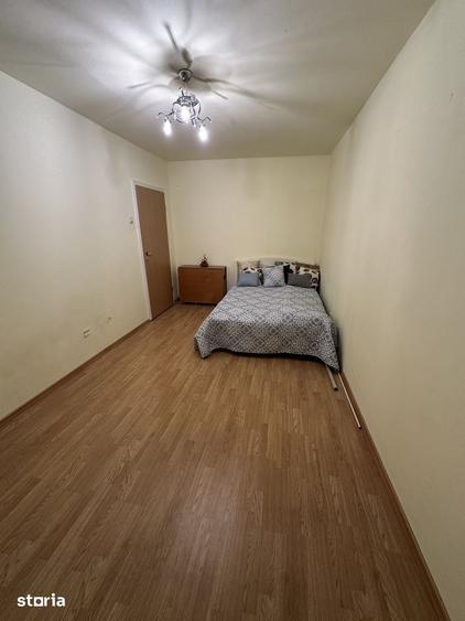 Apartament cu 2 camere decomandat în Tractorul