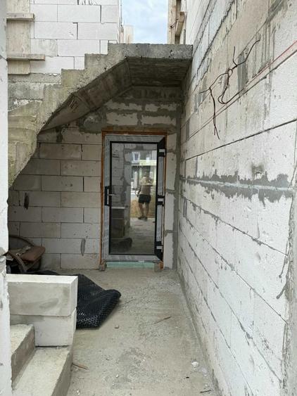 Casă cu 4 camere în Central