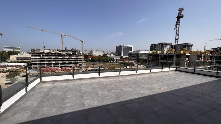 Penthouse cu 3 camere decomandat în Barbu Văcărescu