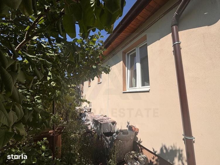 Casă cu 3 camere decomandat în Central