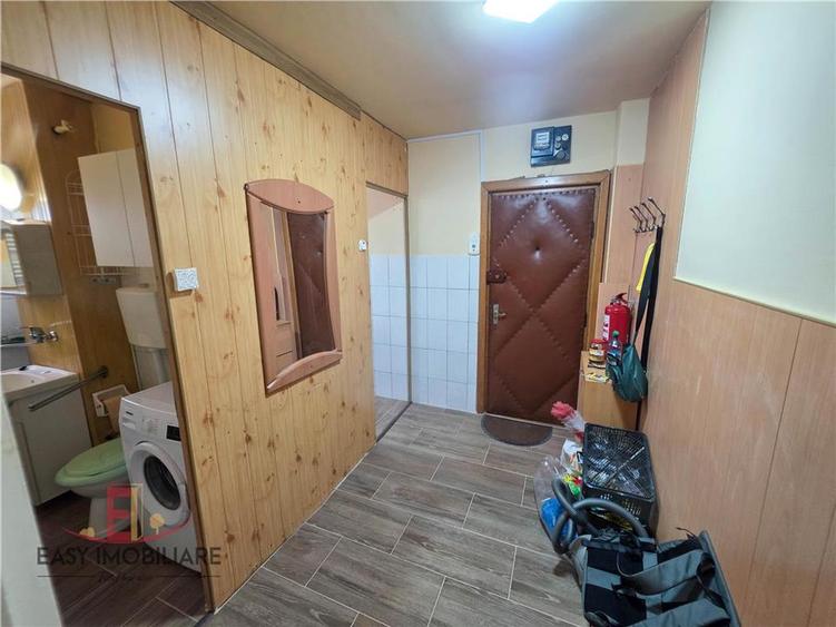 Apartament cu 2 camere semidecomandat în Cornișa