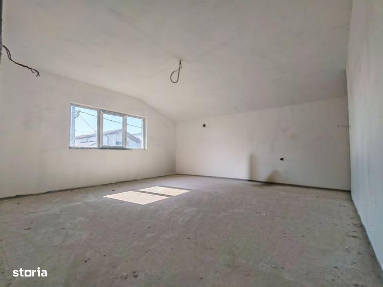 Casă cu 4 camere cu Teren 400 Mp în Central