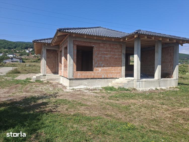 Casa la rosu pe un nivel - 8