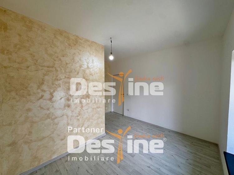 Casă individuală cu 4 camere cu Canalizare în Deal