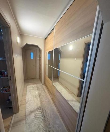 Apartament cu 4 camere decomandat, mobilat în Casa de Cultură