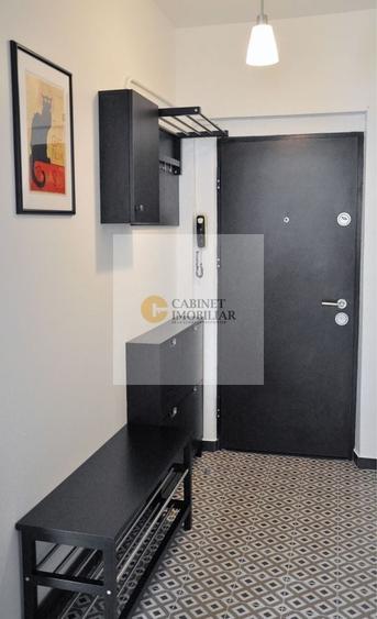 Apartament cu 2 camere semidecomandat, mobilat în Universitate