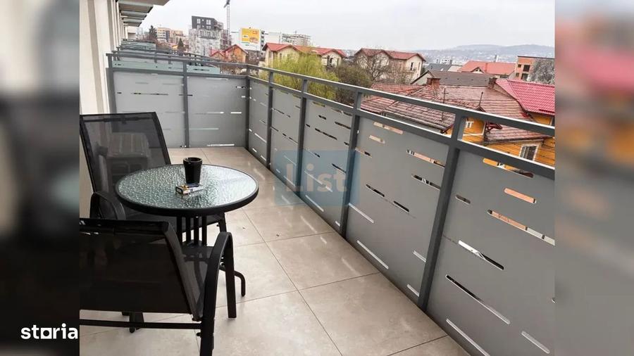 Apartament cu 2 camere semidecomandat, mobilat în Bulgaria