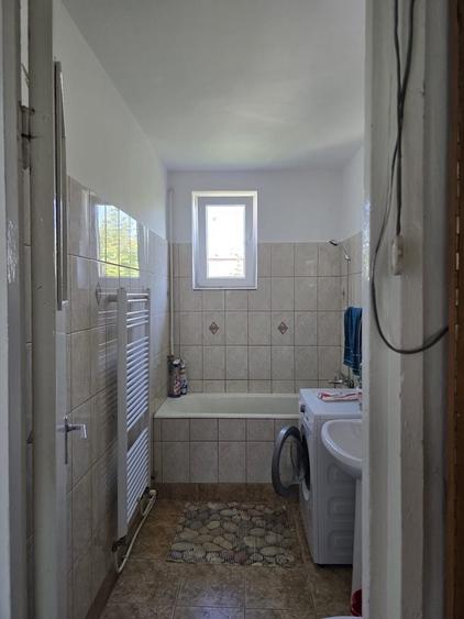 Apartament cu 2 camere semidecomandat în Calea București