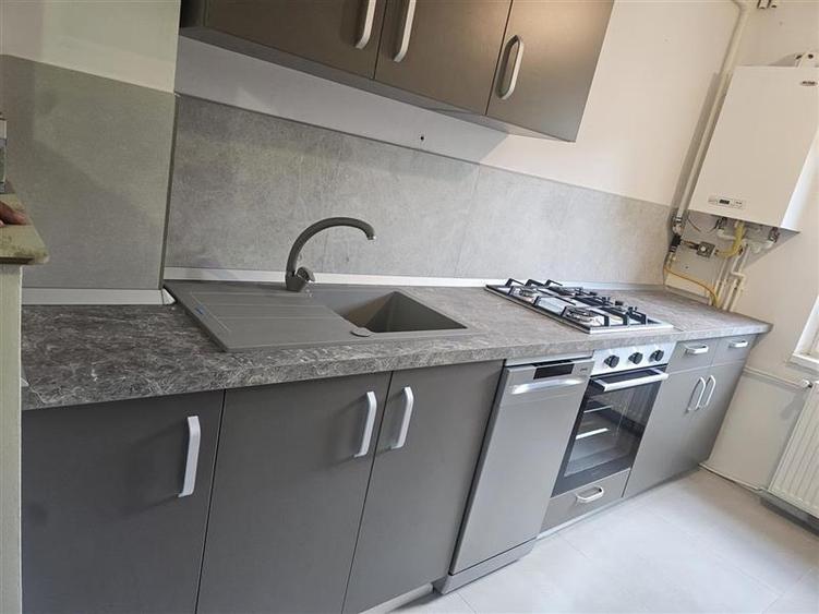 Apartament cu 2 camere semidecomandat în Lenin