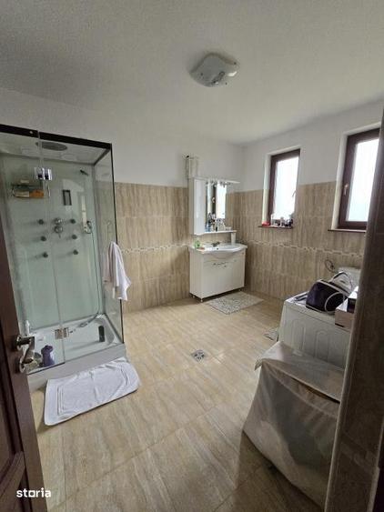 Casă cu 4 camere cu Teren 1765 Mp în Tașca