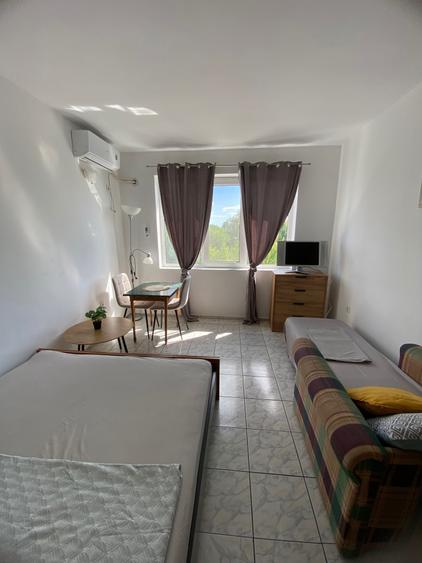 Apartament cu 2 camere decomandat în Exterior Vest