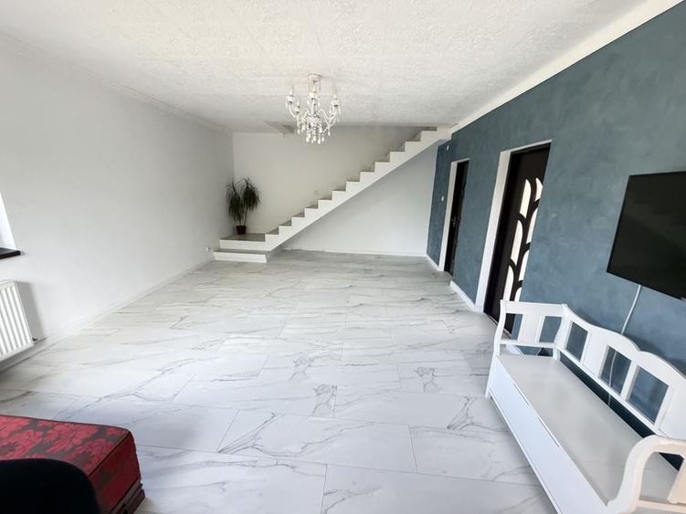 Casă cu 3 camere în Valea Lupului