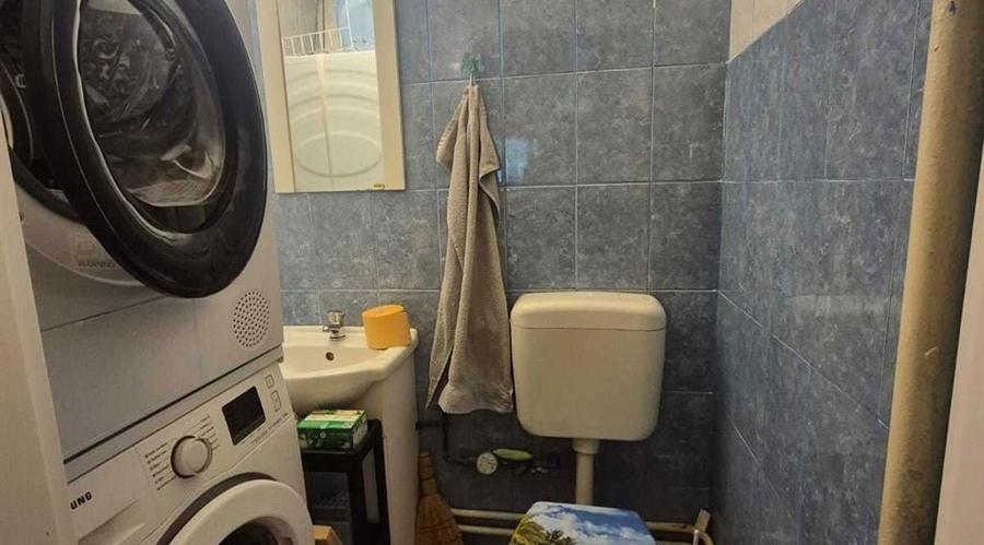 Apartament cu 4 camere semidecomandat în Titan
