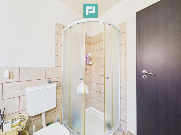 Casă individuală cu 5 camere cu Canalizare în Utvin