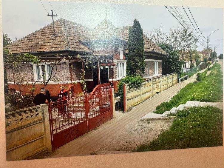 Casă cu 3 camere semidecomandat în Zau de Câmpie