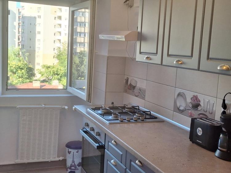 Garsonieră decomandată, mobilată în Vitan