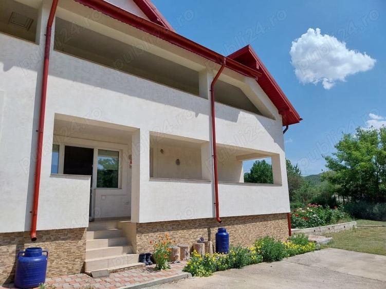 Casă cu 4 camere cu Teren 1500 Mp în Izvoru Dulce (Beceni)