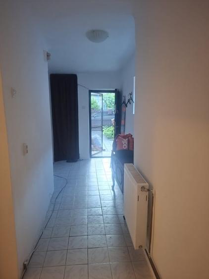 Casă individuală cu 3 camere cu Canalizare în Vălenii de Munte