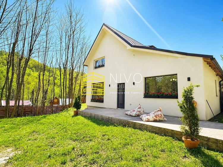 Casă individuală cu 5 camere cu Canalizare în Praid