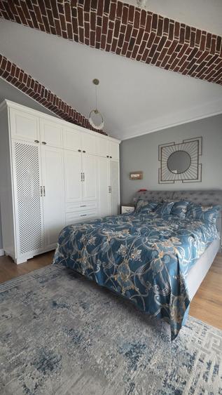 Casă cu 4 camere în Valea Adâncă