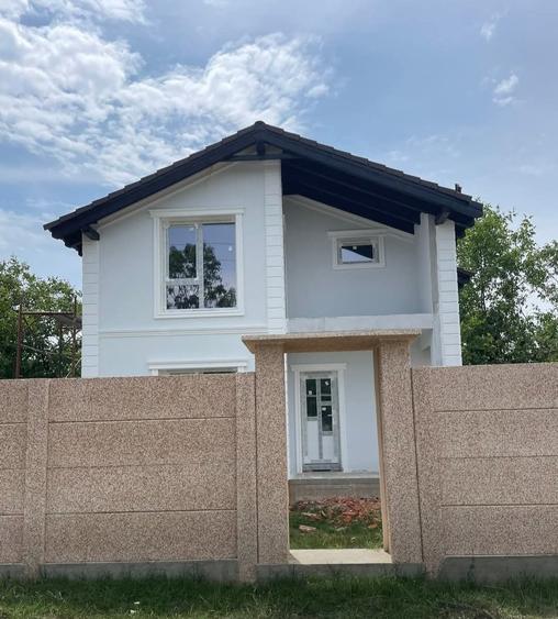 Casă individuală cu 4 camere cu Canalizare în Sacoșu Turcesc