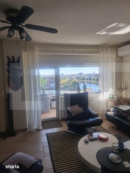 Apartament cu 4 camere decomandat în Girocului