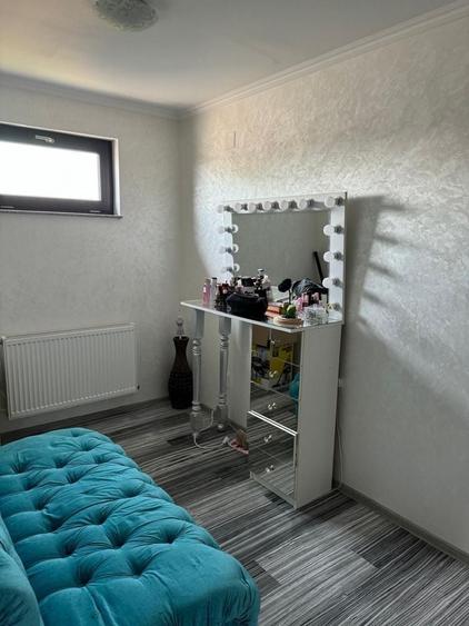 Casă cu 4 camere în Costi