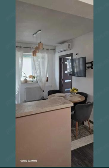 Apartament cu 3 camere semidecomandat în Păcurari